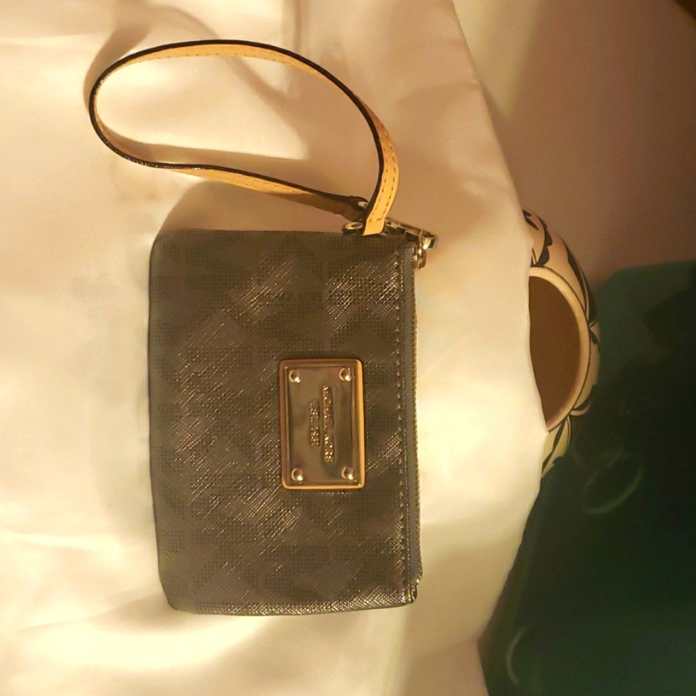Michael Kors Wristlet